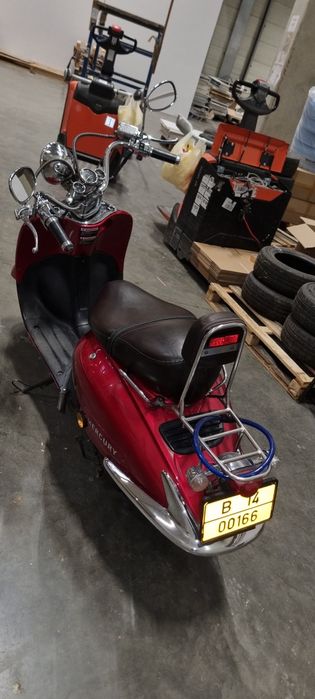 Vând scuter retro impecabil,primul propietar de nou