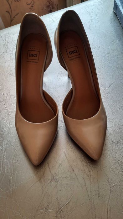 Продам туфли на шпилька