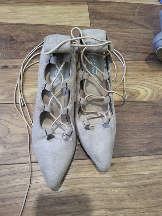 Обувки, боси обувки, маратонки, боти