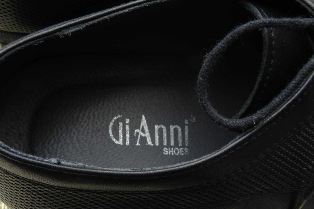 продавам мъжки официални обувки марка gianni,номер 40