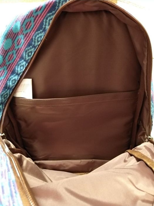 3 бр.Раници ЧИСТО нови