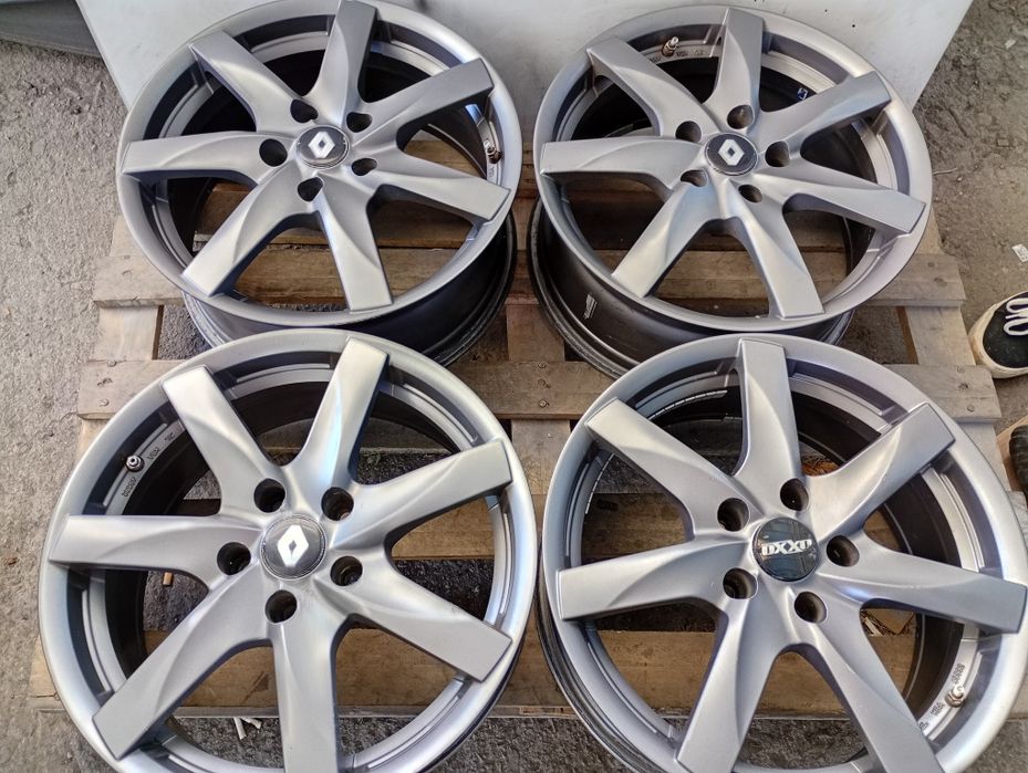 Топ състояние Pro line 17-5x114.3 ET40 7.5j Renault Megan GT Line