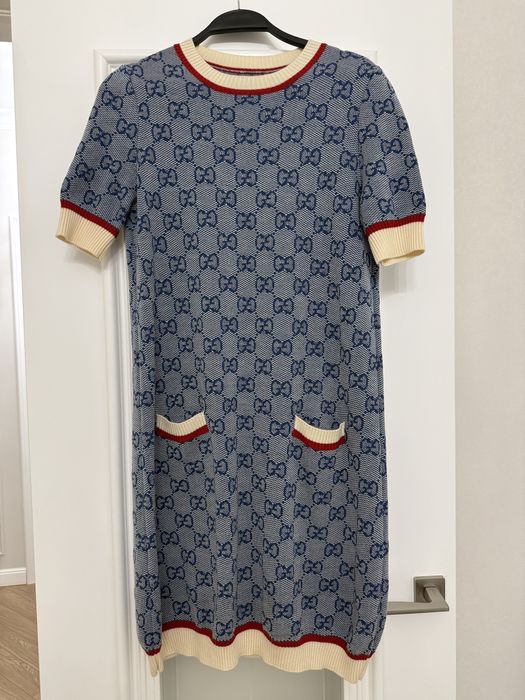 Платье шерстяное