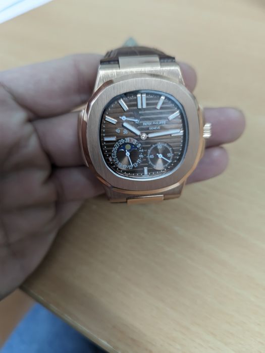 Patek Phillipe Nautilis - mecanic, moonphase.