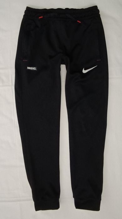 Nike FC Pants оригинално долнище ръст 137-147см Найк спорт долница