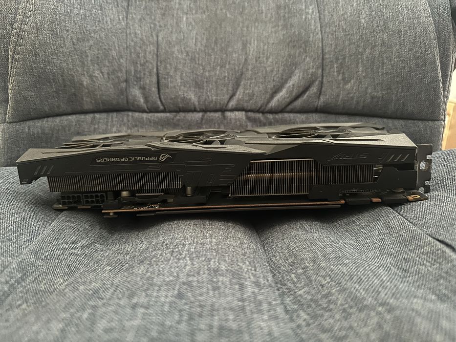 Обменяю ASUS ROG Strix GTX 1080 Ti