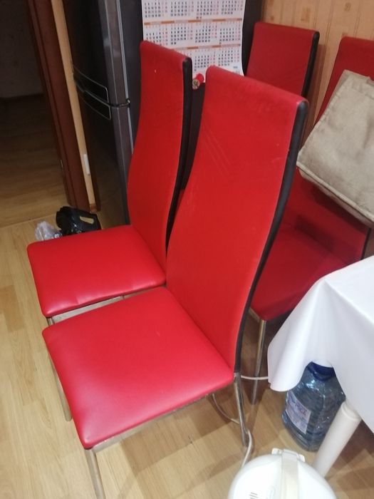Продам стулья кухонные 4 шт