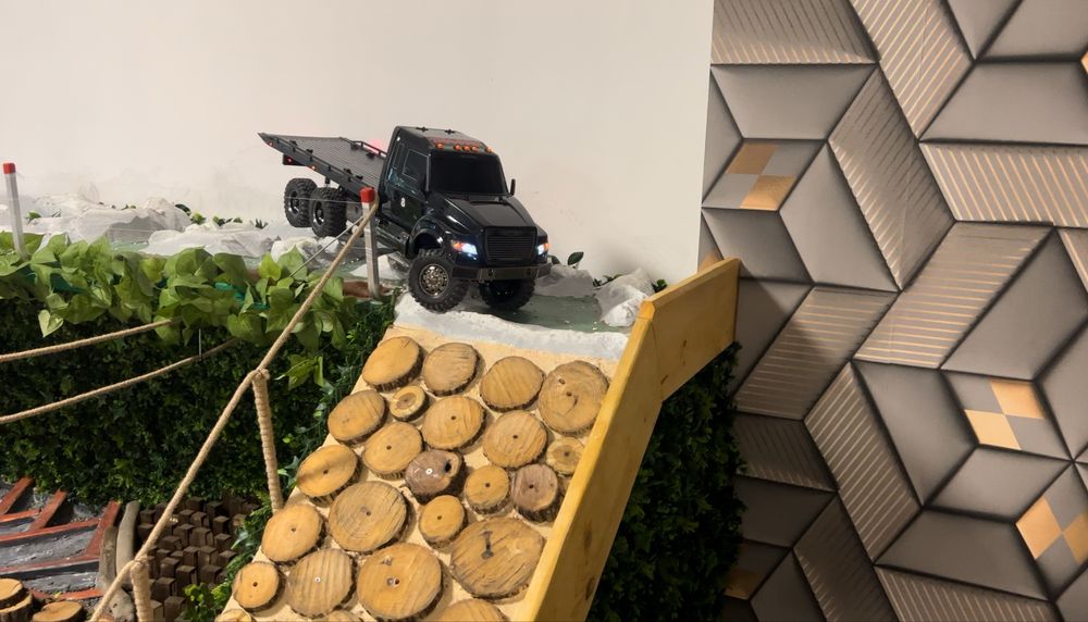 Traxxas TRX-6 Flatbet Hauler 6x6