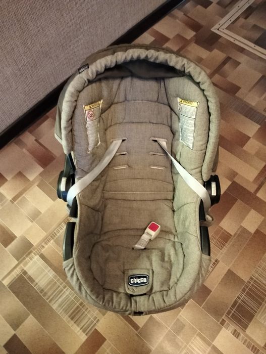 Продам автолюлька Chicco