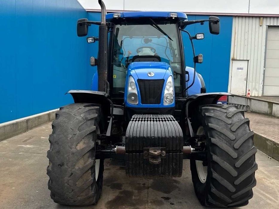 Колесный трактор New Holland T6080