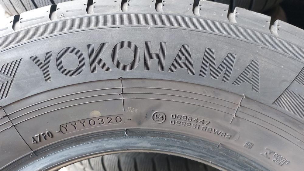 Гуми за Бус 215 75 16 C Yokohama BluEarth  Van 4 броя