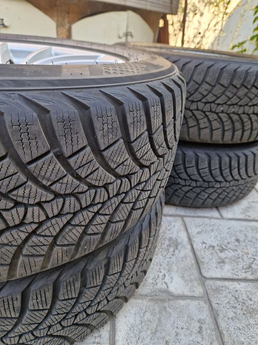 Jante BMW si cauciucuri de Iarna  KUMHO NOI