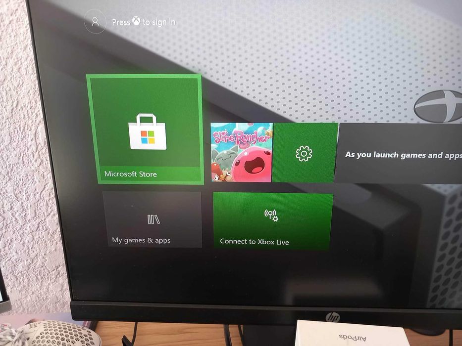 Продавам Xbox One S - All-digital Edition - 1 TБ (САМО КОНЗОЛА)