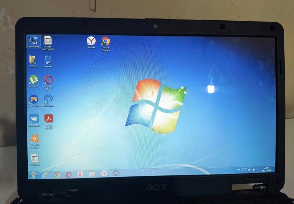 Продаю старый ноутбук acer