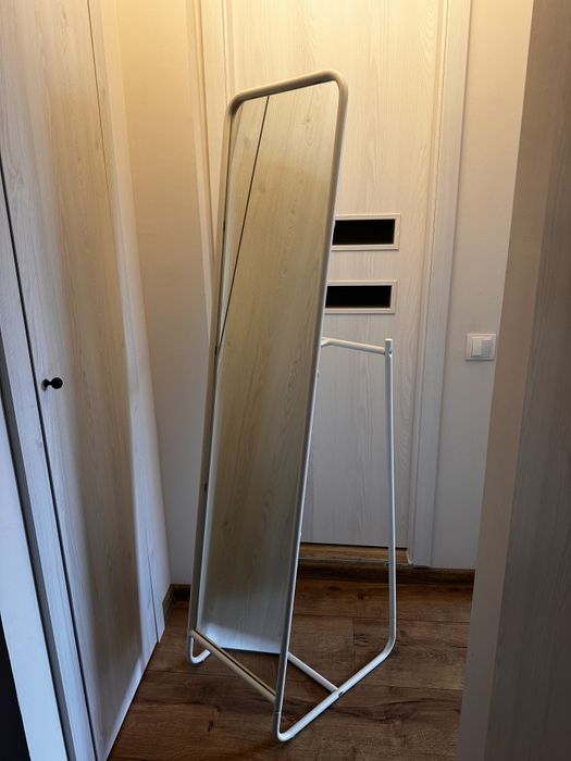 Oglinda IKEA knapper