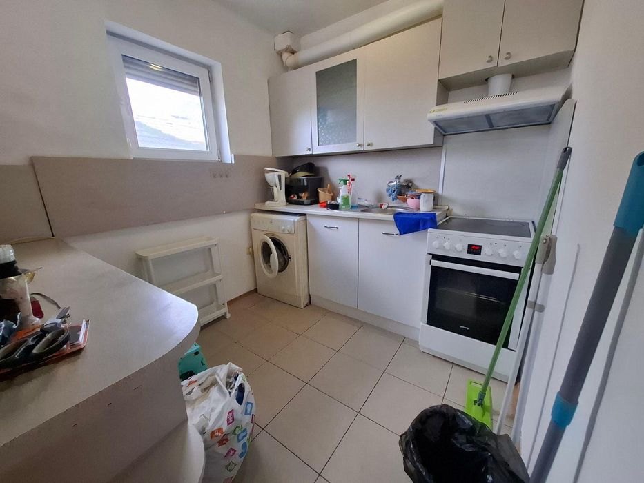 Дава се под наем Тристаен апартамент в Варна, ЖП Гара - 98 кв.м за 827.73 € - Снимка #6