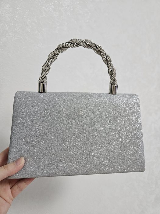 Продам сумочку вечернюю