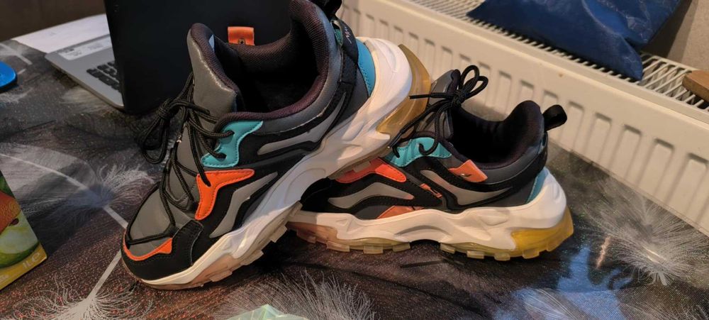 Унисекс маратонки за ежедневие и спорт.