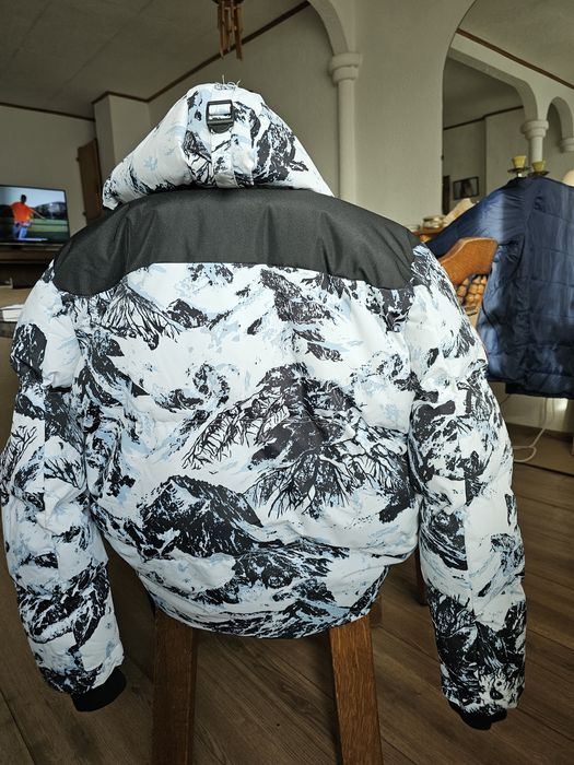 Продавам мъжко зимно яке CANADA