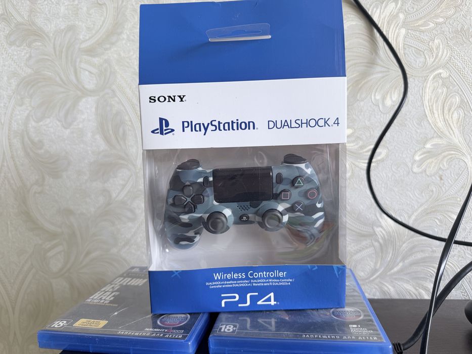 Playstation 4 Slim  1TB full bundle
