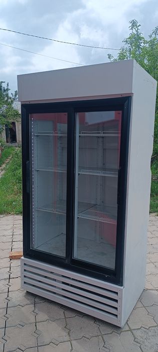 Витринный холодильник