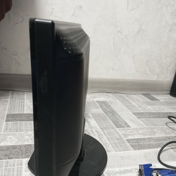 Монитор PHILIPS.