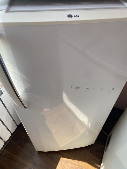 LG холодильник сотилади