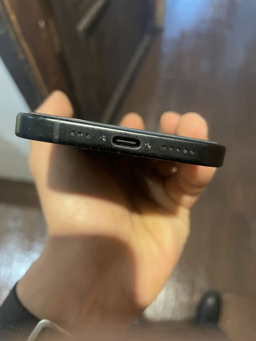 iPhone 15 с гаранция 100% батерия