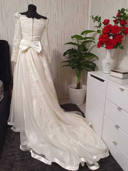 Rochie mireasa ivory
