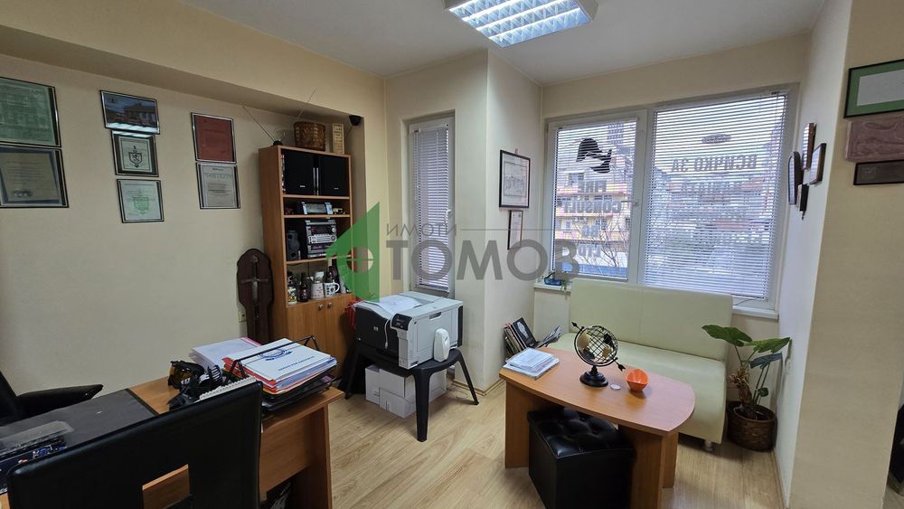 Продава се Офис в Стара Загора, Център - 68 кв.м за 833 €/кв.м - Снимка #5