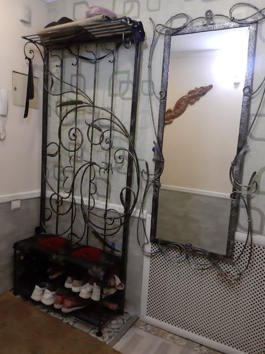 Вешалка на приходку, зеркало