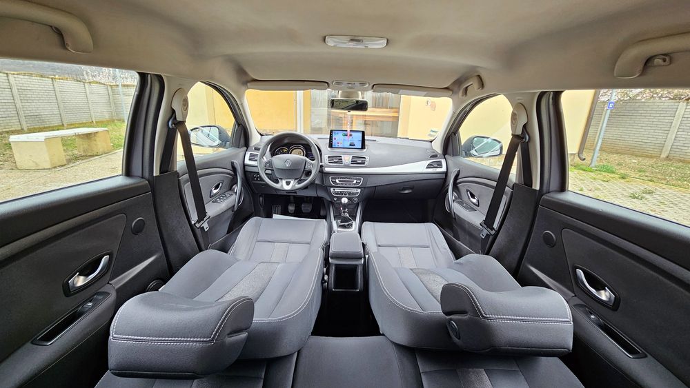 Renault Megane 3 1.9 D [Navigatie ,Carplay,Keyles Go,Entri] NR VALABILE