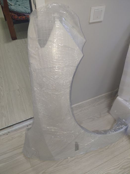 продам перед бампер от монзы
