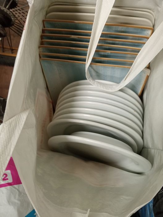 Farfurii noi diverse mărimi