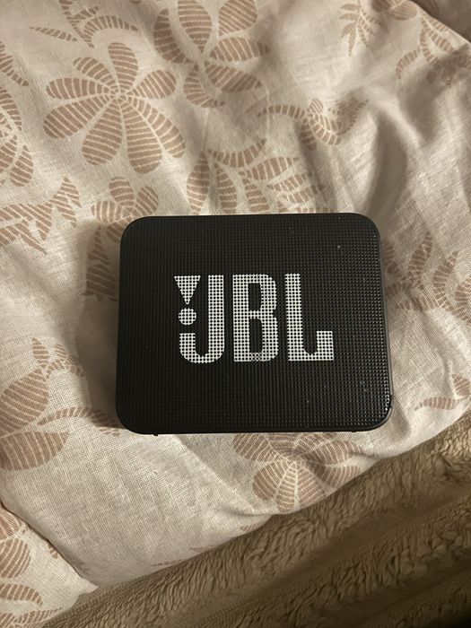 Продаю jbl колонку, маленькая и компактная
