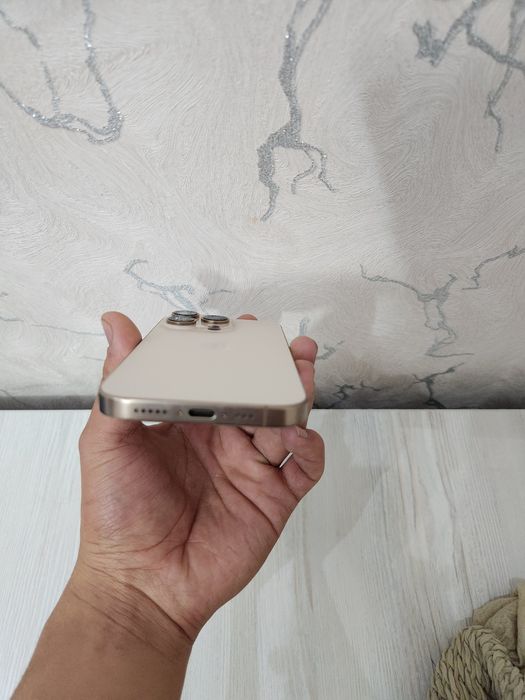 Iphone 16 pro.     Srochno