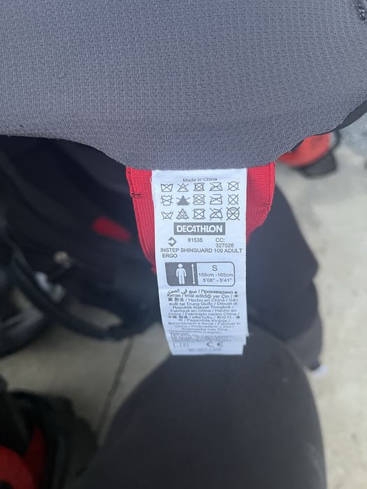 Casca, manusi si protectie tibie