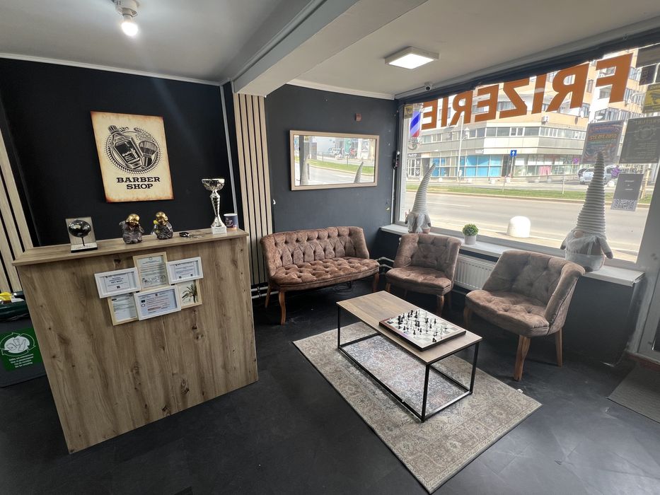 Mobilier frizerie de vanzare ! Pret atractiv!