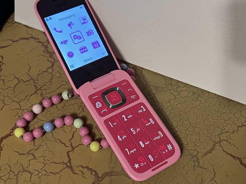 Telefon HMD Barbie dual sim