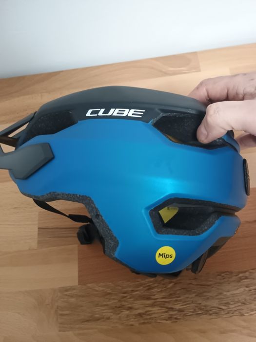 Велосипедна каска CUBE stray