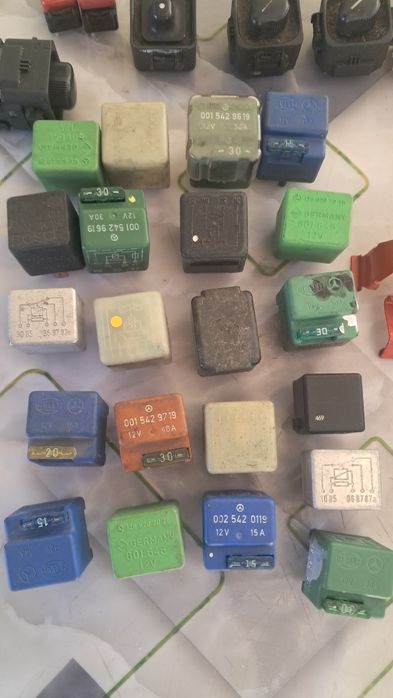 Mersedes.124e. Реле пепезагрузки