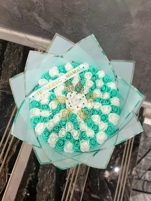 Buchete din spuma simple sau cu accesorii