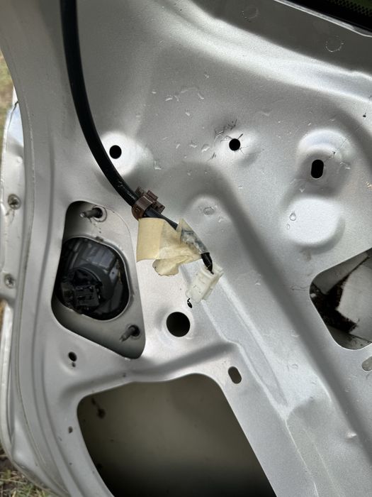 Задно стъкло за тойота авенсис