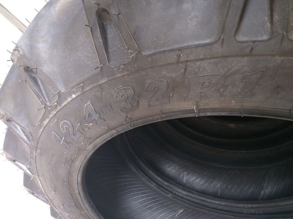 Cauciucuri OFERTA 12.4-32 MRL cu 8 pr anvelope rezistente tractor