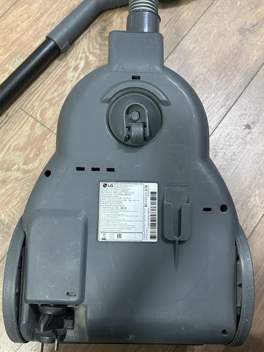Продам пылесос LG 1600W