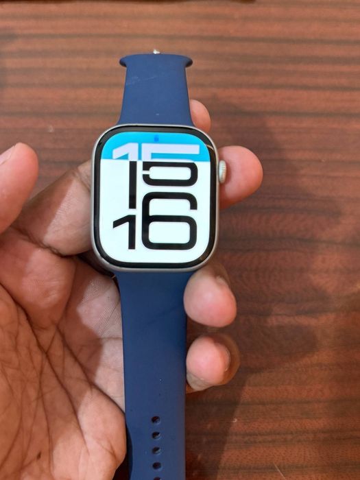 Продам Apple Watch Series 10 46 mm
В идеальном состояние, почти не пол