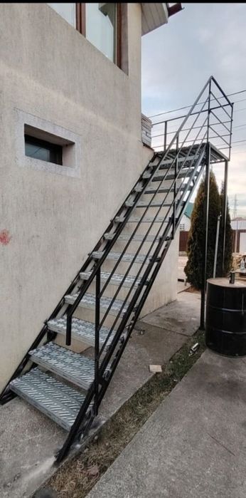 Facem scări zincate la comanda