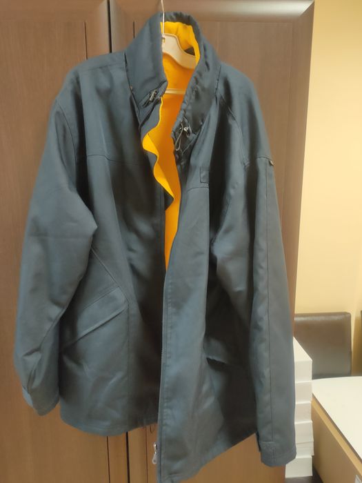 Зимно яке - топло и модерно.