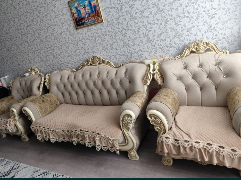 Продам диван и два кресла 45.000
