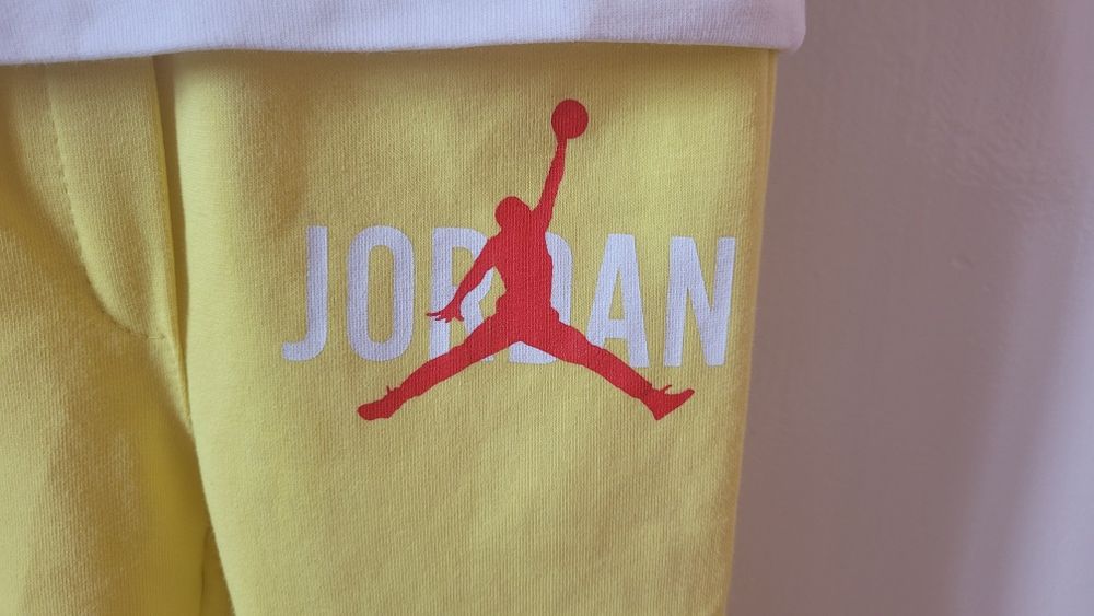 Бебешки комплект Jordan от 3 части- 9 м.